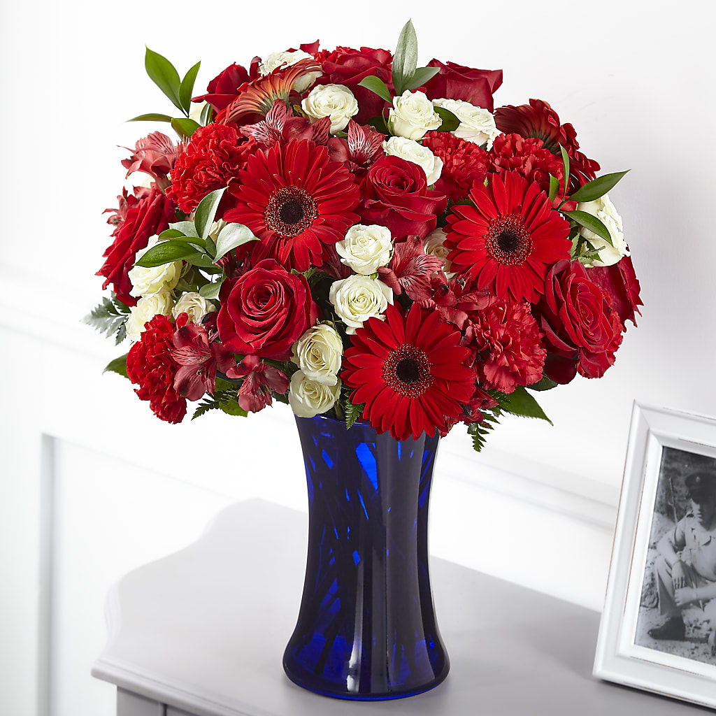 Hearts Embrace Bouquet – HELEN'S FLOWERS LLC, Radcliff KY