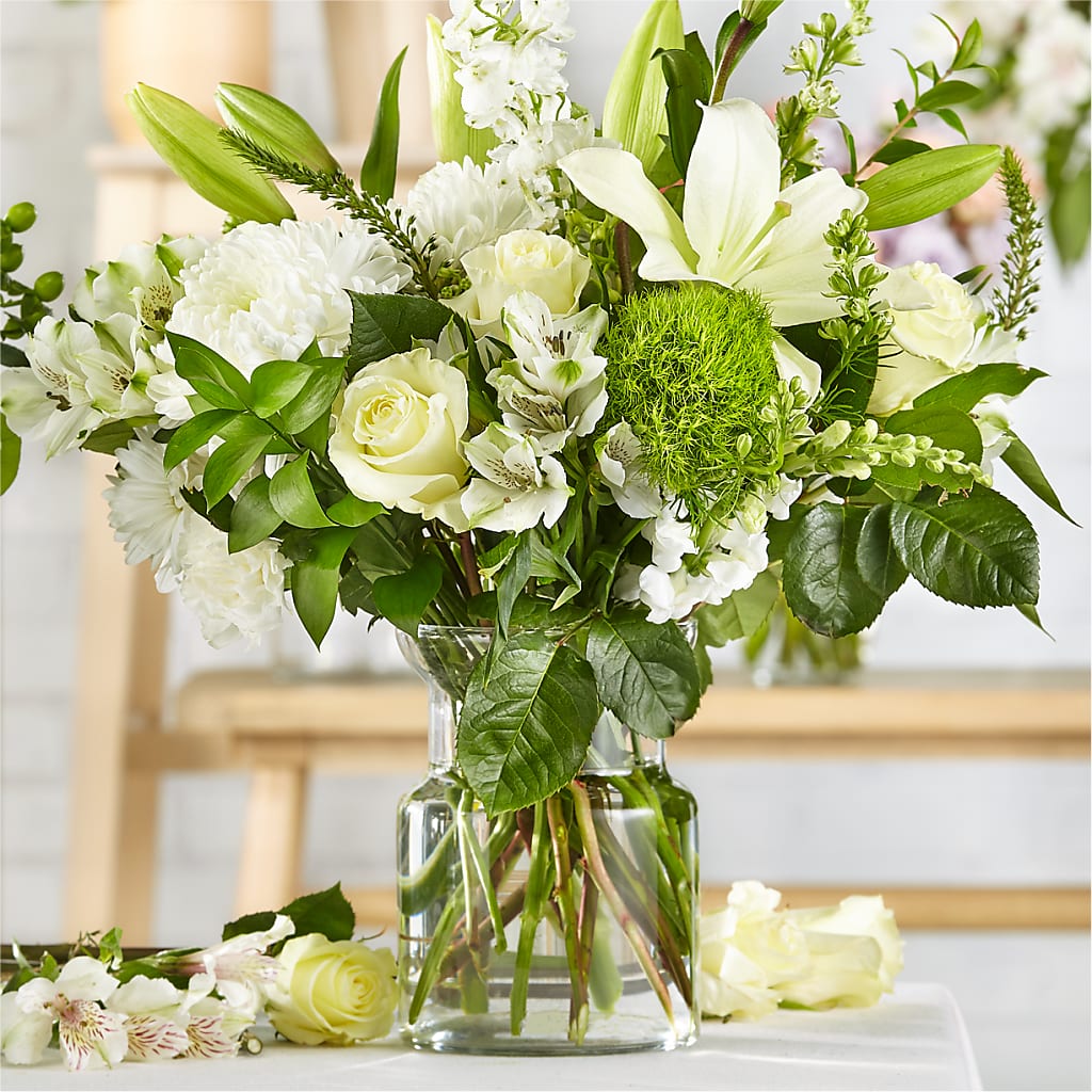 Classic Ivory – A Florist Original – HELEN'S FLOWERS LLC, Radcliff KY