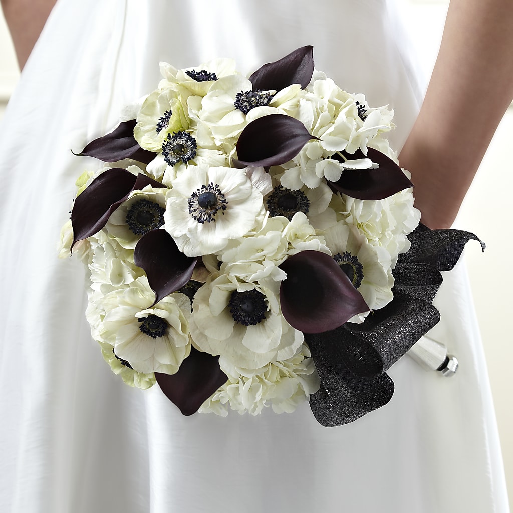 To Have and To Hold Bouquet – HELEN'S FLOWERS LLC, Radcliff KY