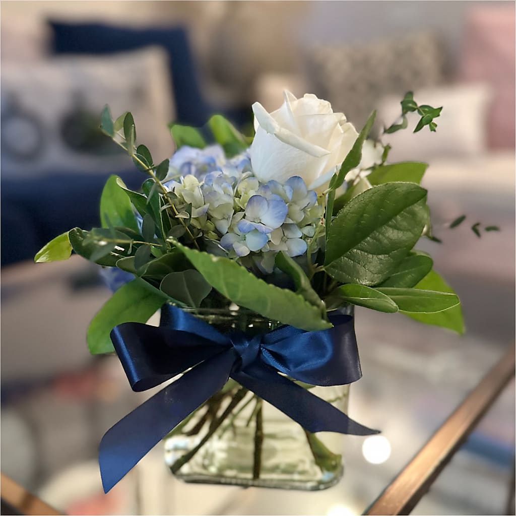Sky Blue Delight Bouquet – HELEN'S FLOWERS LLC, Radcliff KY