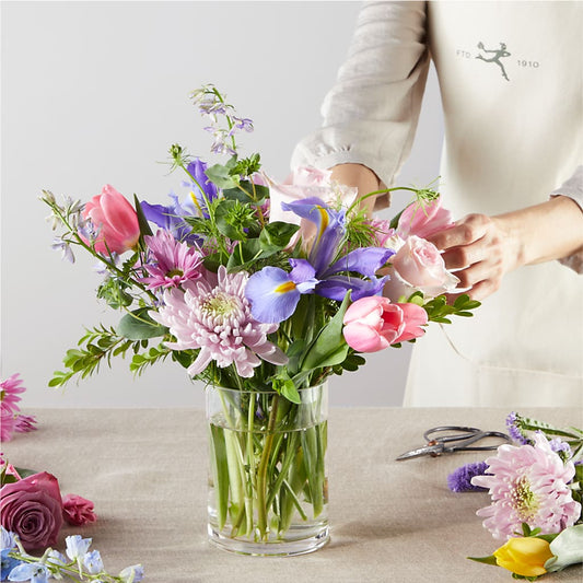 Pastel Tradition - A Florist Original – HELEN'S FLOWERS LLC, Radcliff KY