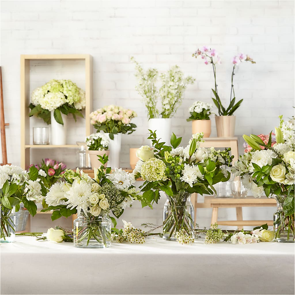Classic Ivory – A Florist Original – HELEN'S FLOWERS LLC, Radcliff KY